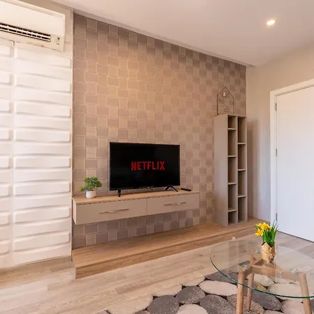 Designer Two-bedroom Apartament Warna