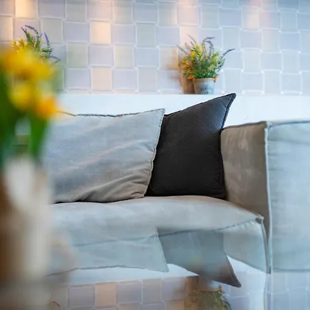 Designer Two-bedroom * Warna