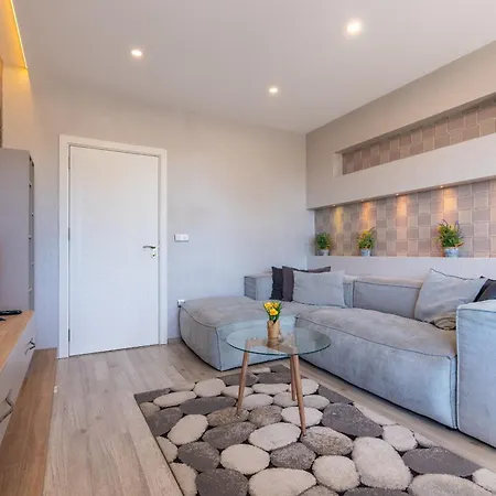 Designer Two-bedroom * Warna